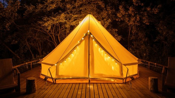 Quels campings du Groupe Tikayan offrent les meilleures expériences de glamping ?
